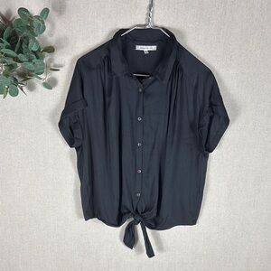 Rose + Olive > Black Button-Up Short Sleeve Tie Shirt Extra Large